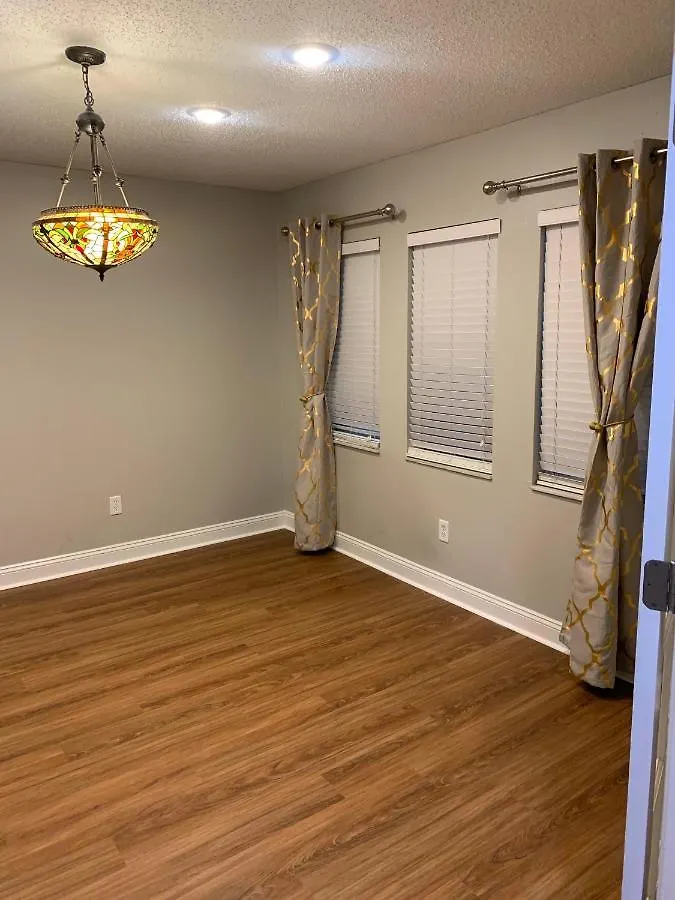 Ferienhaus Villa Cheerful 3 Bed House In A Cul- De-Sac! Tampa